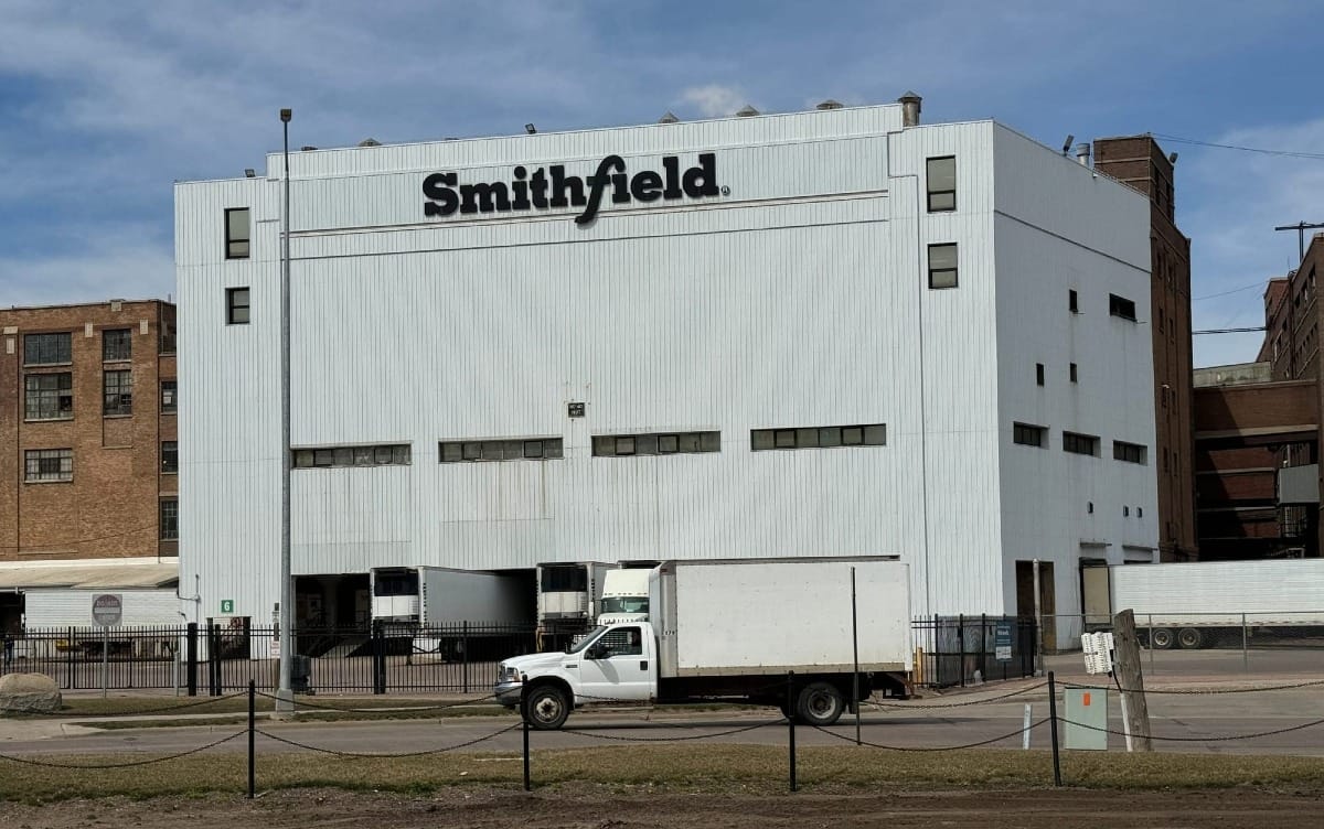 The exterior of the Smithfield Foods meatpacking plant in Sioux Falls, South Dakota