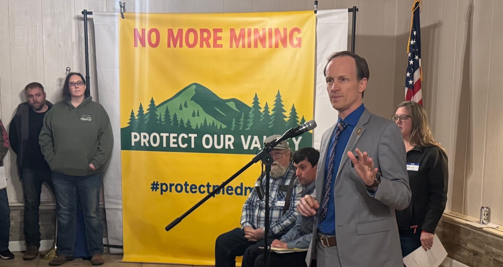 Republican state Sen. John Carley of Meade County addresses the crowd at a community meeting held in Piedmont, S.D.