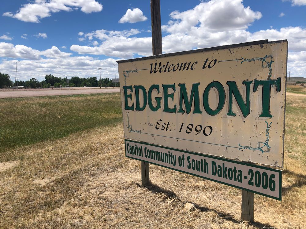 SPECIAL REPORT How four S.D. small towns are managing change Lemmon, ster, Edgemont and