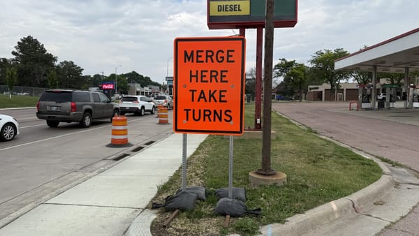 Is zipper merging more efficient for traffic than early merging?